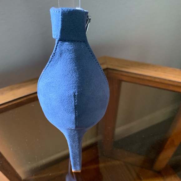 Shoe - Picture 3 of 4